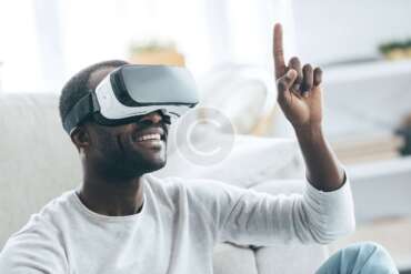 Advantages & Disadvantages of Virtual Reality